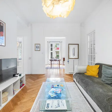 Charming & Comfortable - Near The Port / Parking شقة نيس